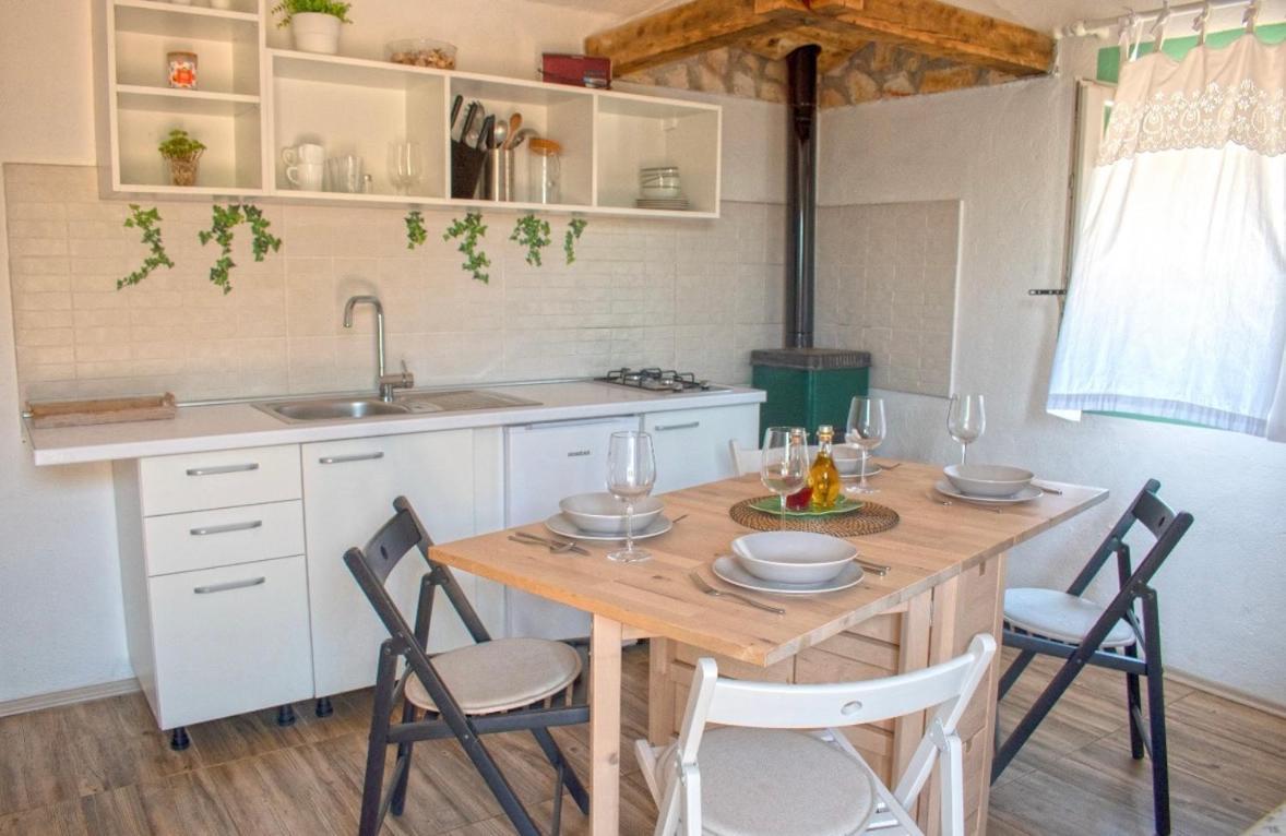 Cottage Rugonj Stari Grad  Buitenkant foto